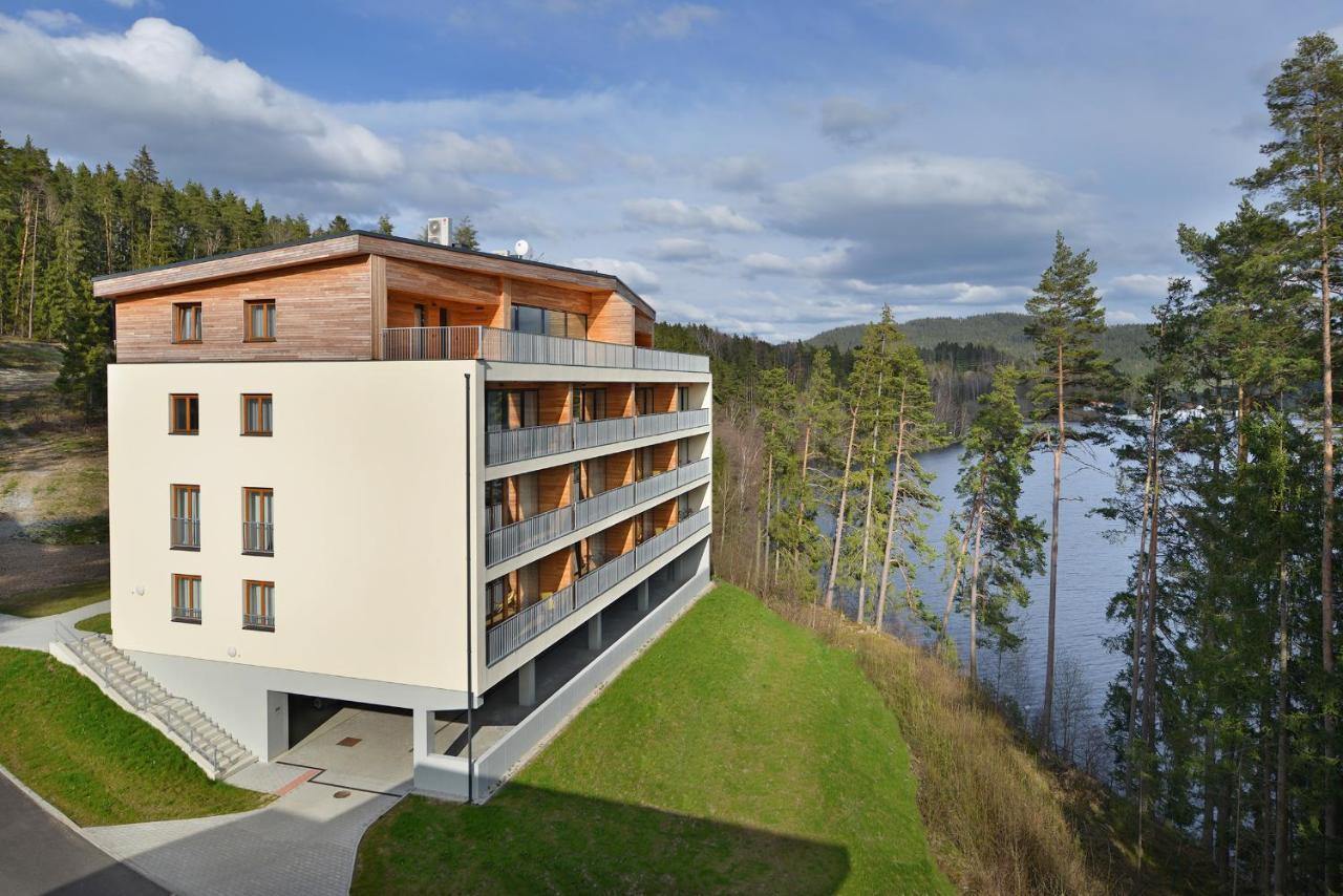 Element Lakeside *